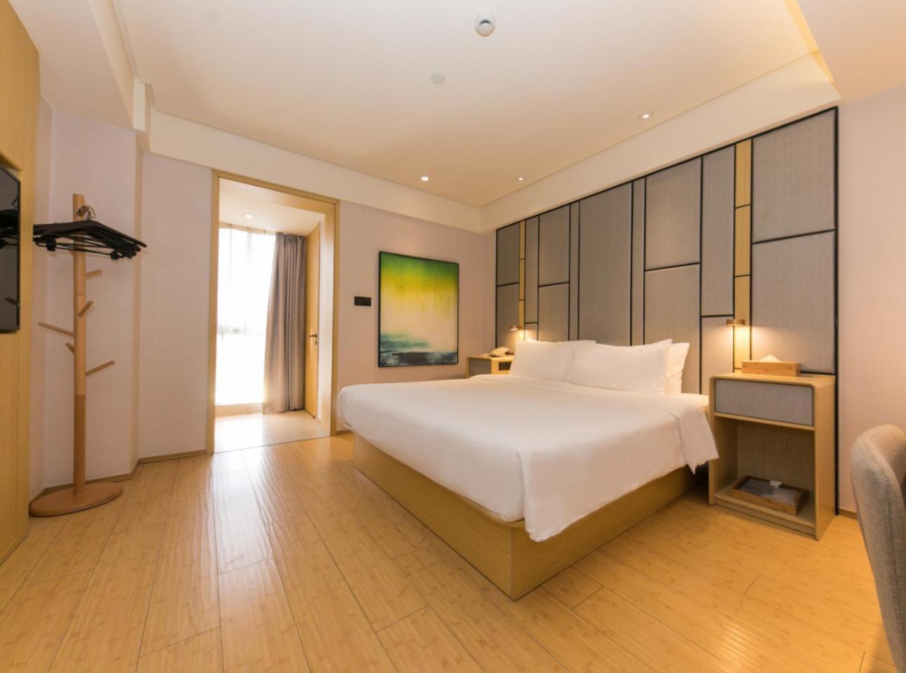 Ji Jinqiao International Commercial Plaza Hotel