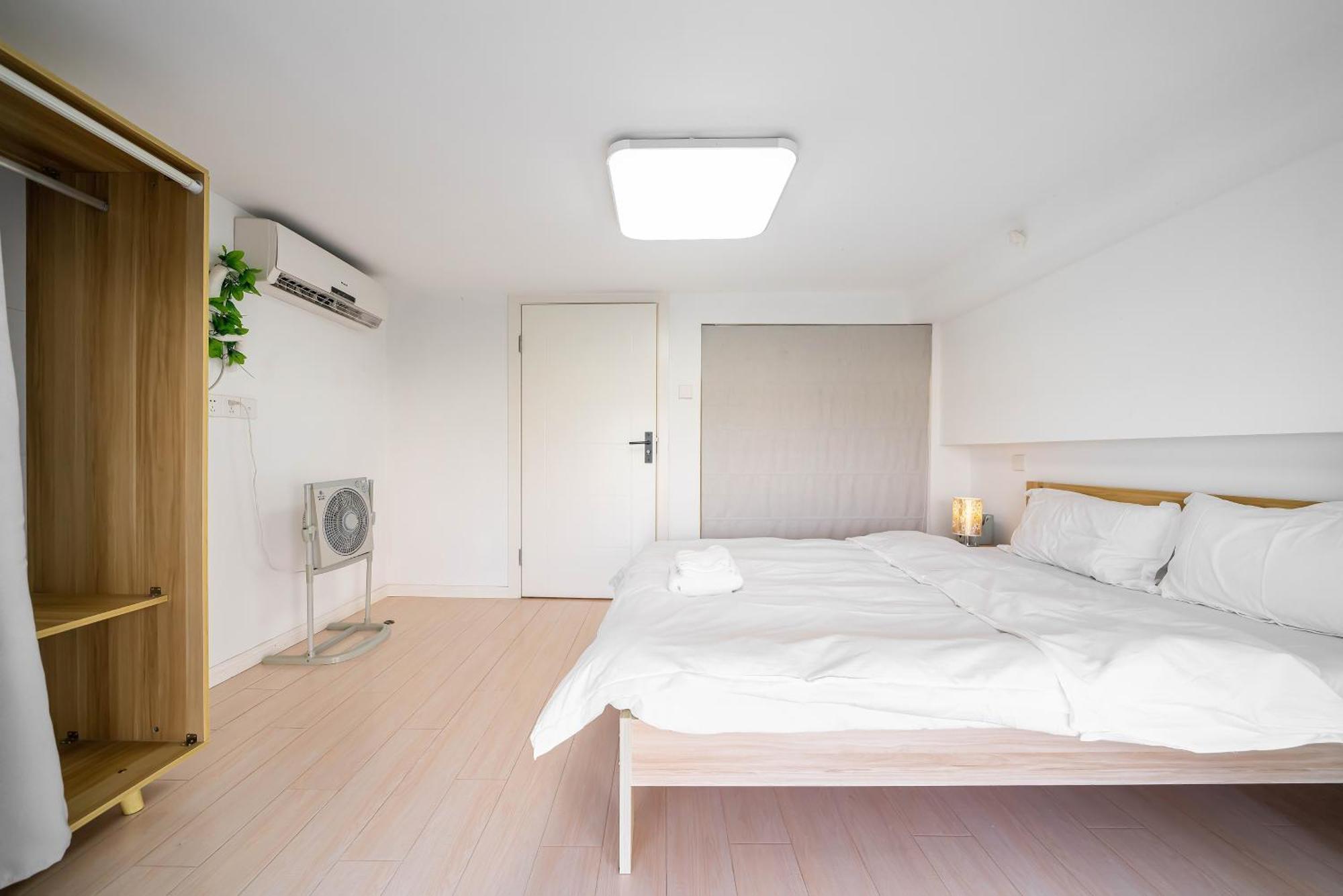 Hills & Lotus Base Near Necc & Hongqiao Railway Station Suitable For Family&business Apartment Shanghai
