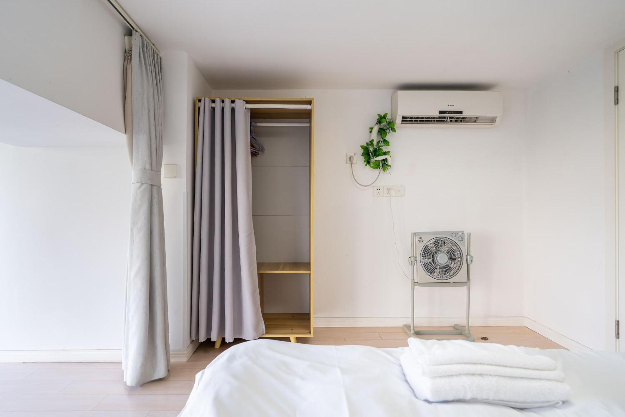 Hills & Lotus Base Near Necc & Hongqiao Railway Station Suitable For Family&business Apartment Shanghai