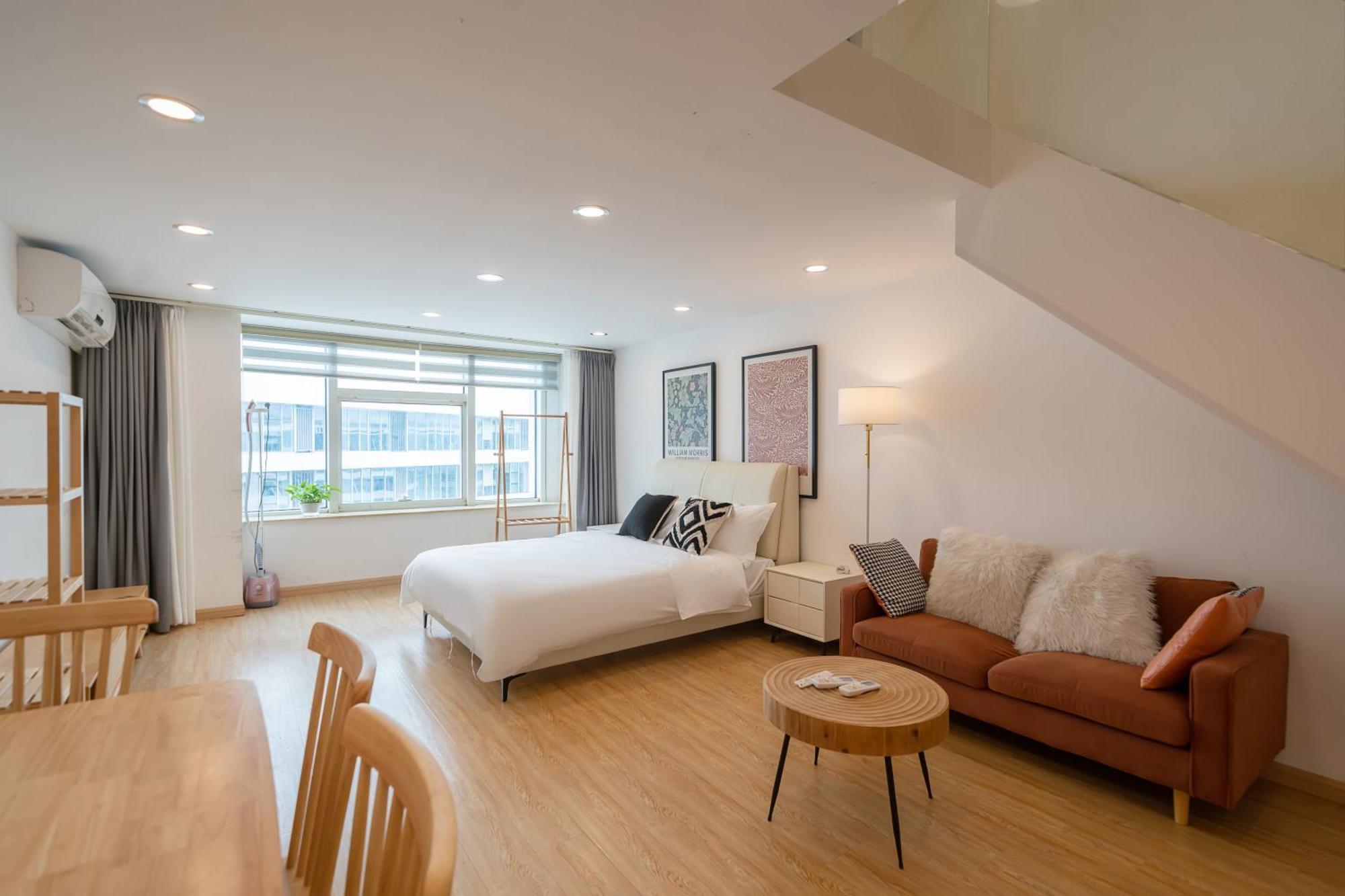 Hills & Lotus Base Near Necc & Hongqiao Railway Station Suitable For Family&business Shanghai