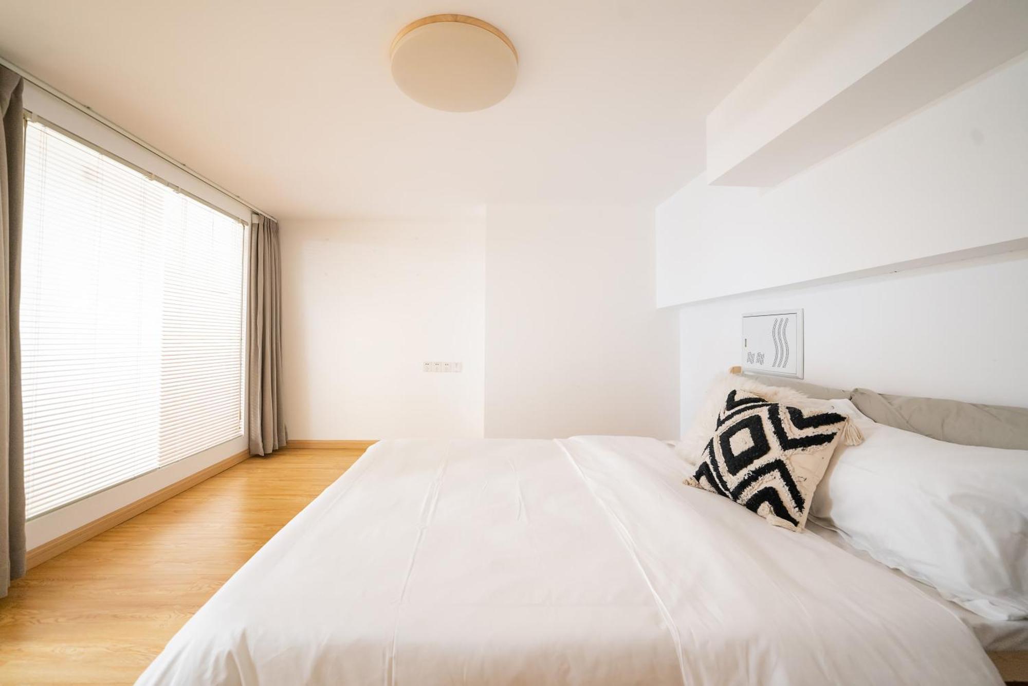 Apartment Hills & Lotus Base Near Necc & Hongqiao Railway Station Suitable For Family&business