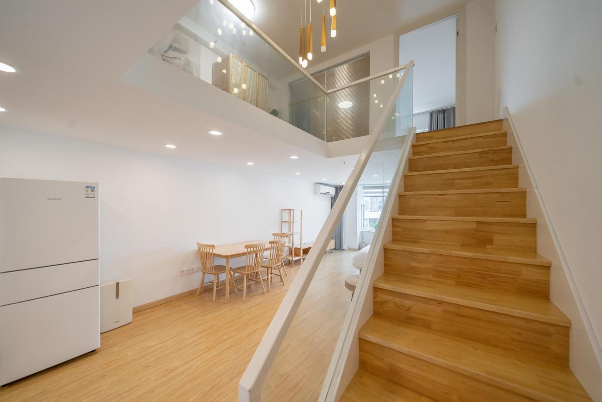 Apartment Hills & Lotus Base Near Necc & Hongqiao Railway Station Suitable For Family&business