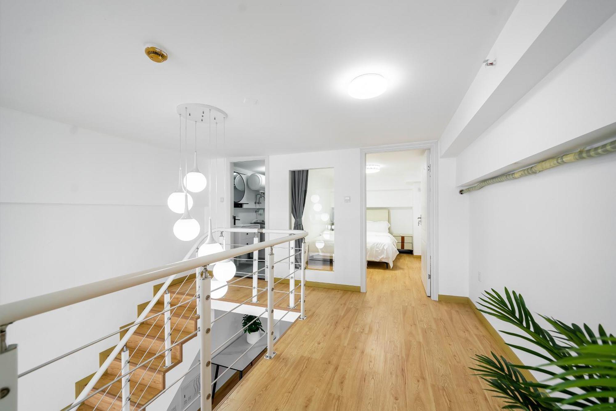Hills & Lotus Base Near Necc & Hongqiao Railway Station Suitable For Family&business Apartment Shanghai