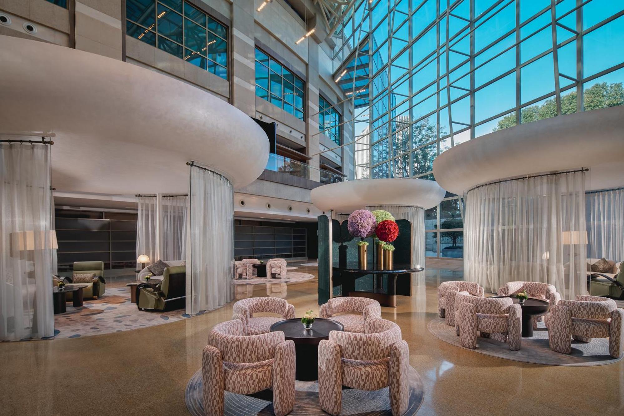 Hyatt On The Bund - A Grand Hyatt Hotel, Centrally Located At Huangpu River Banks In Downtown