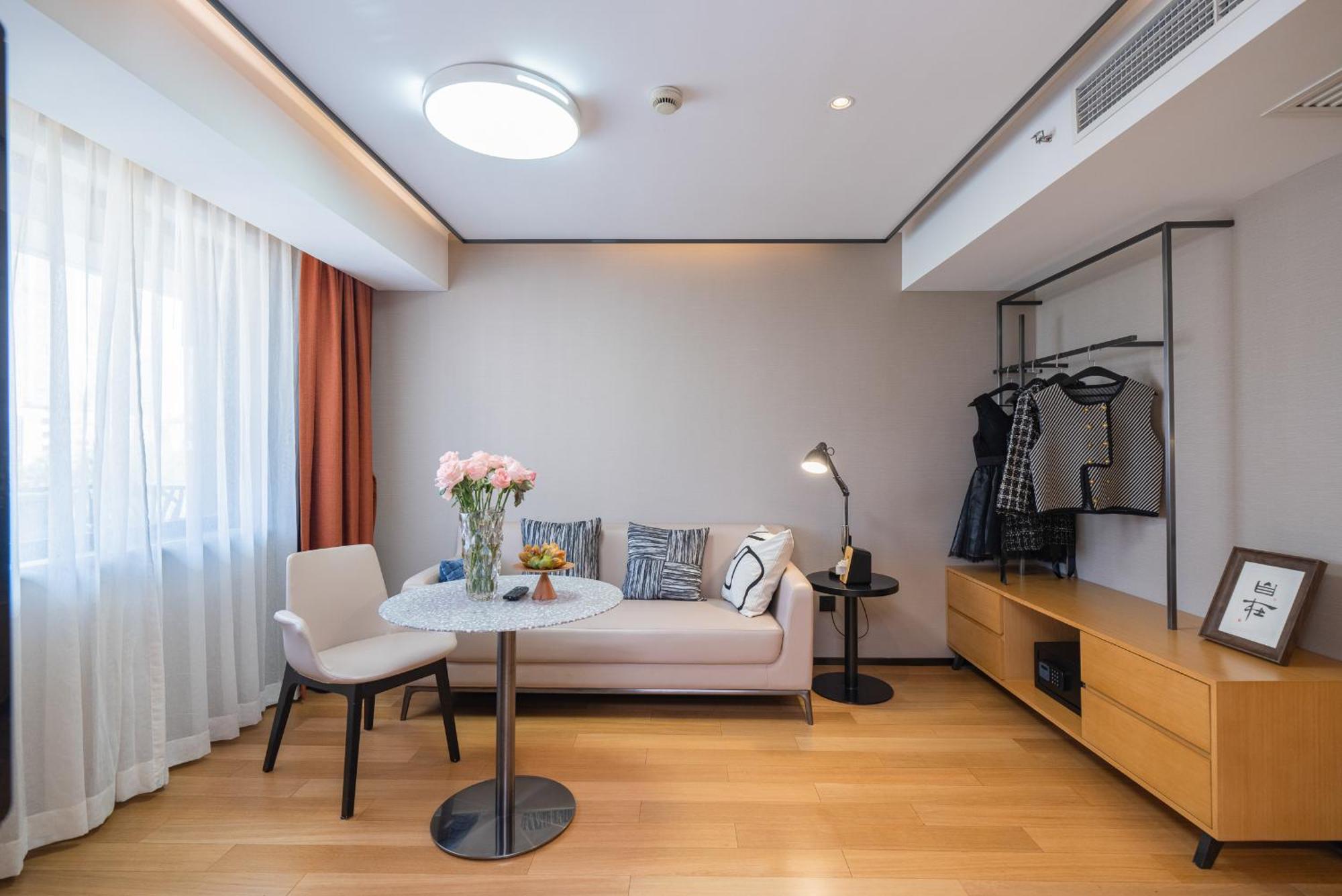 Suisse Place Hongqiao Hotel