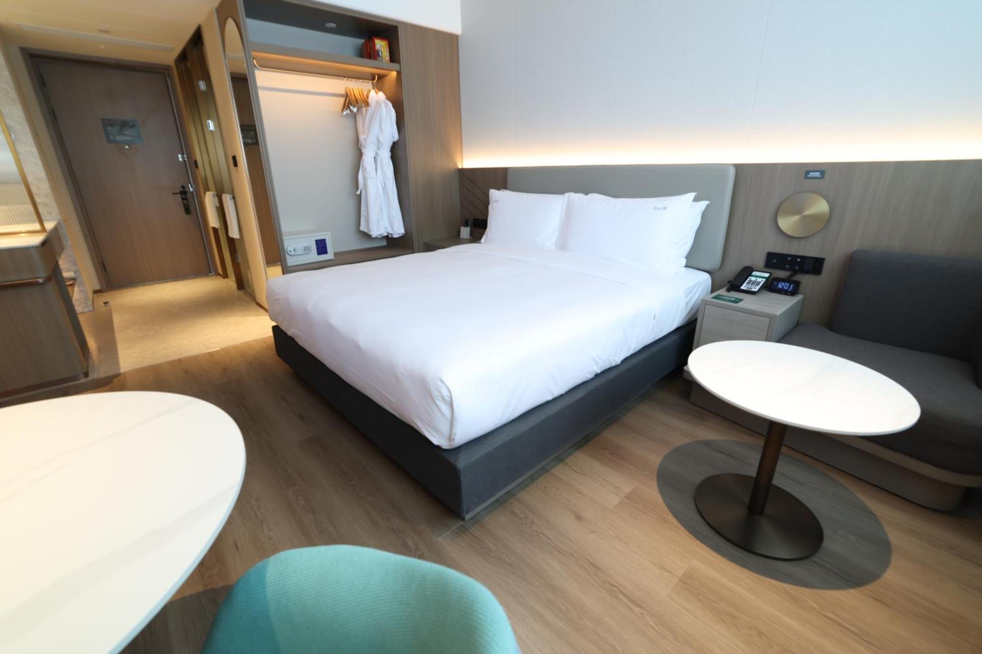 Holiday Inn Shanghai Jing'An Hotel Shanghai