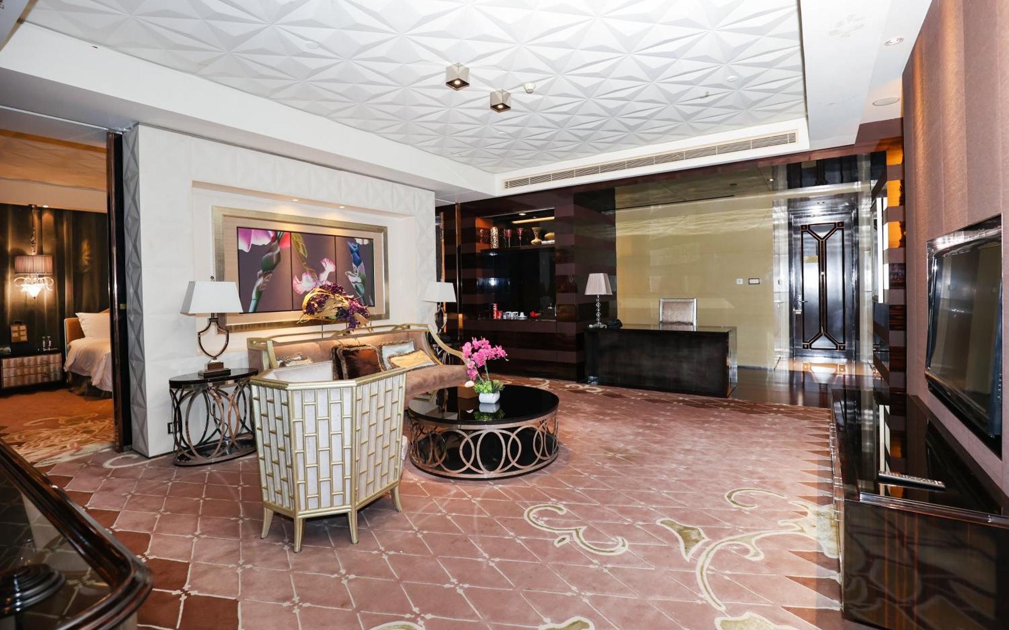 Chateau Star River Minhang 5*
