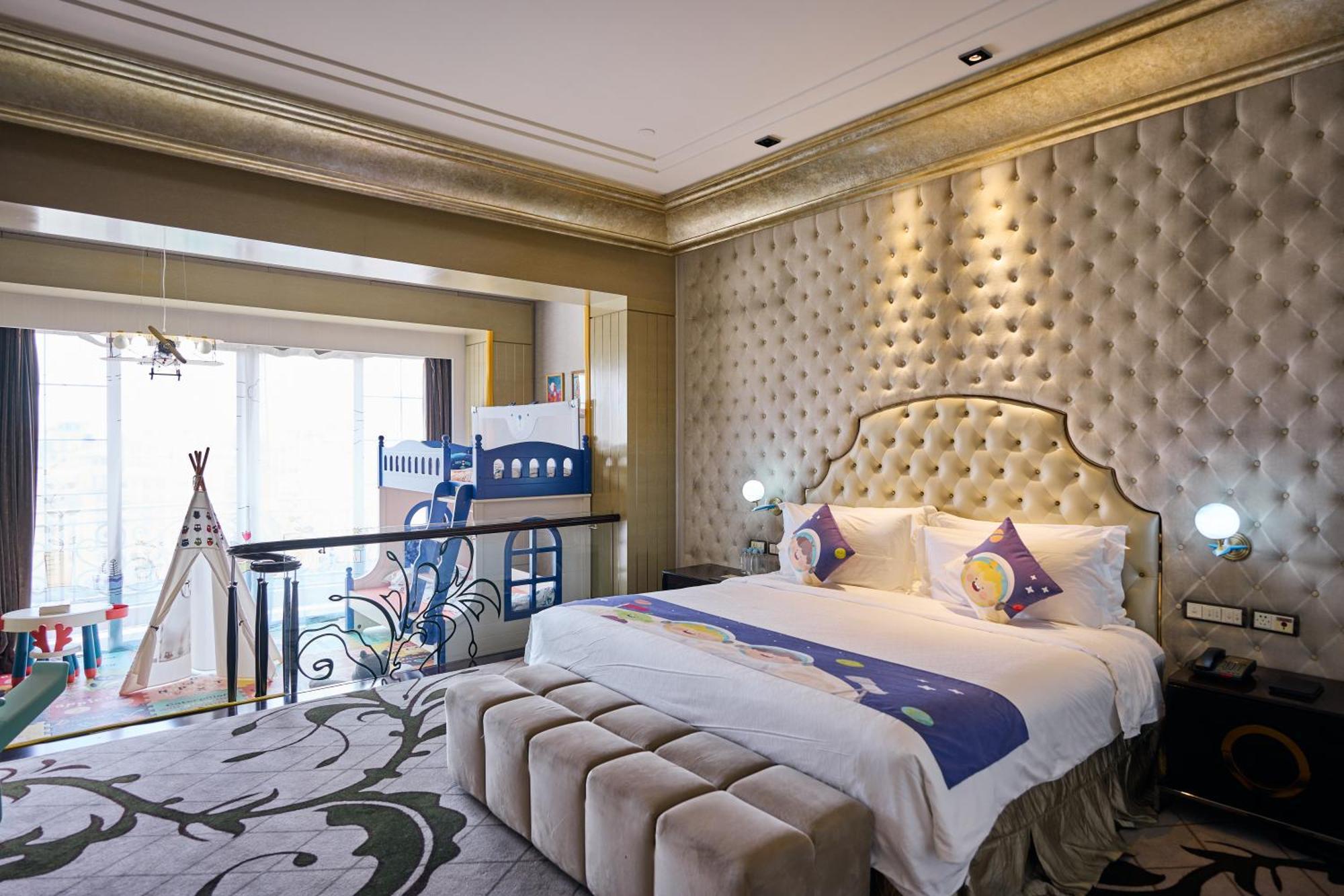 Chateau Star River Minhang
