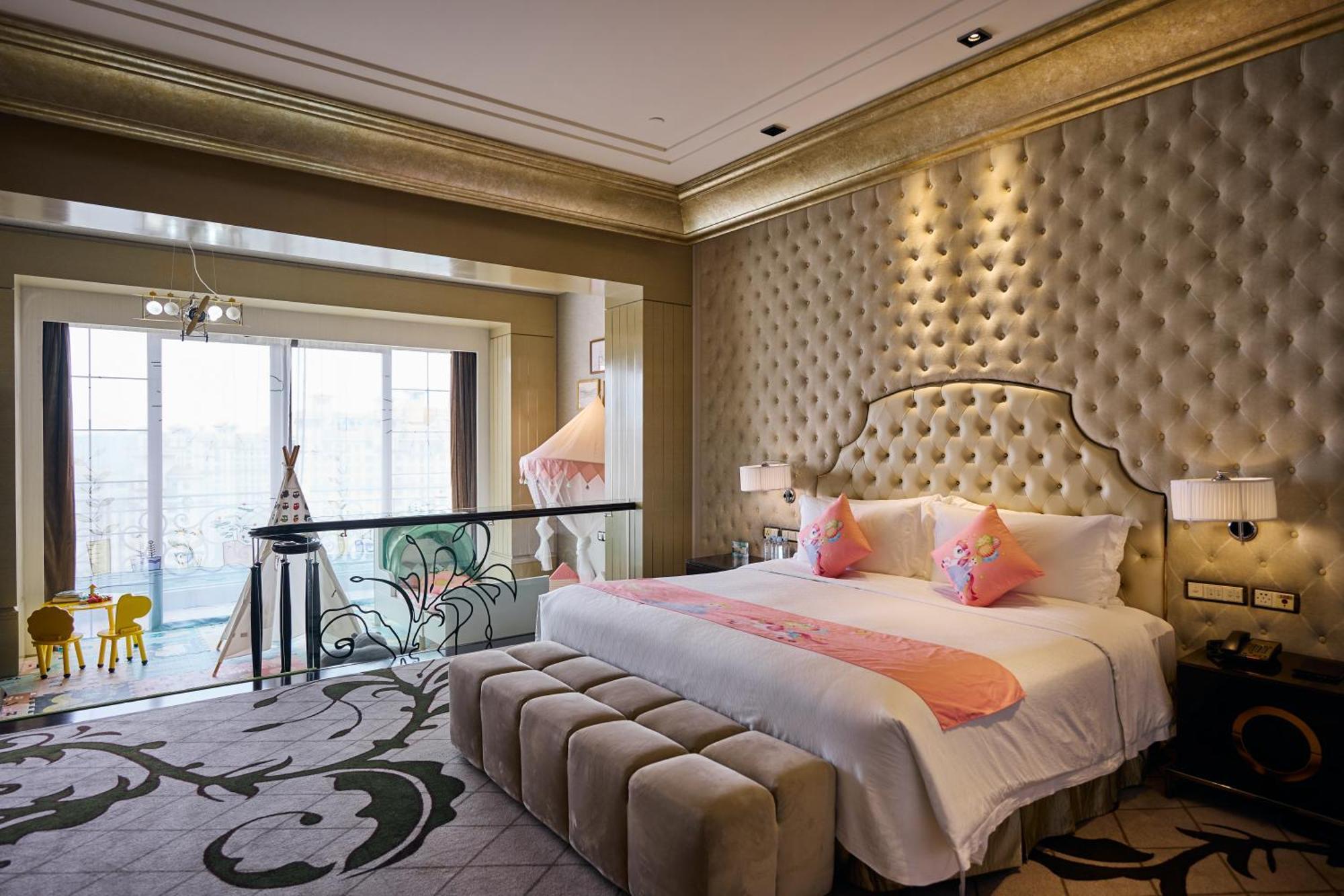 Chateau Star River Minhang Khách sạn 5*