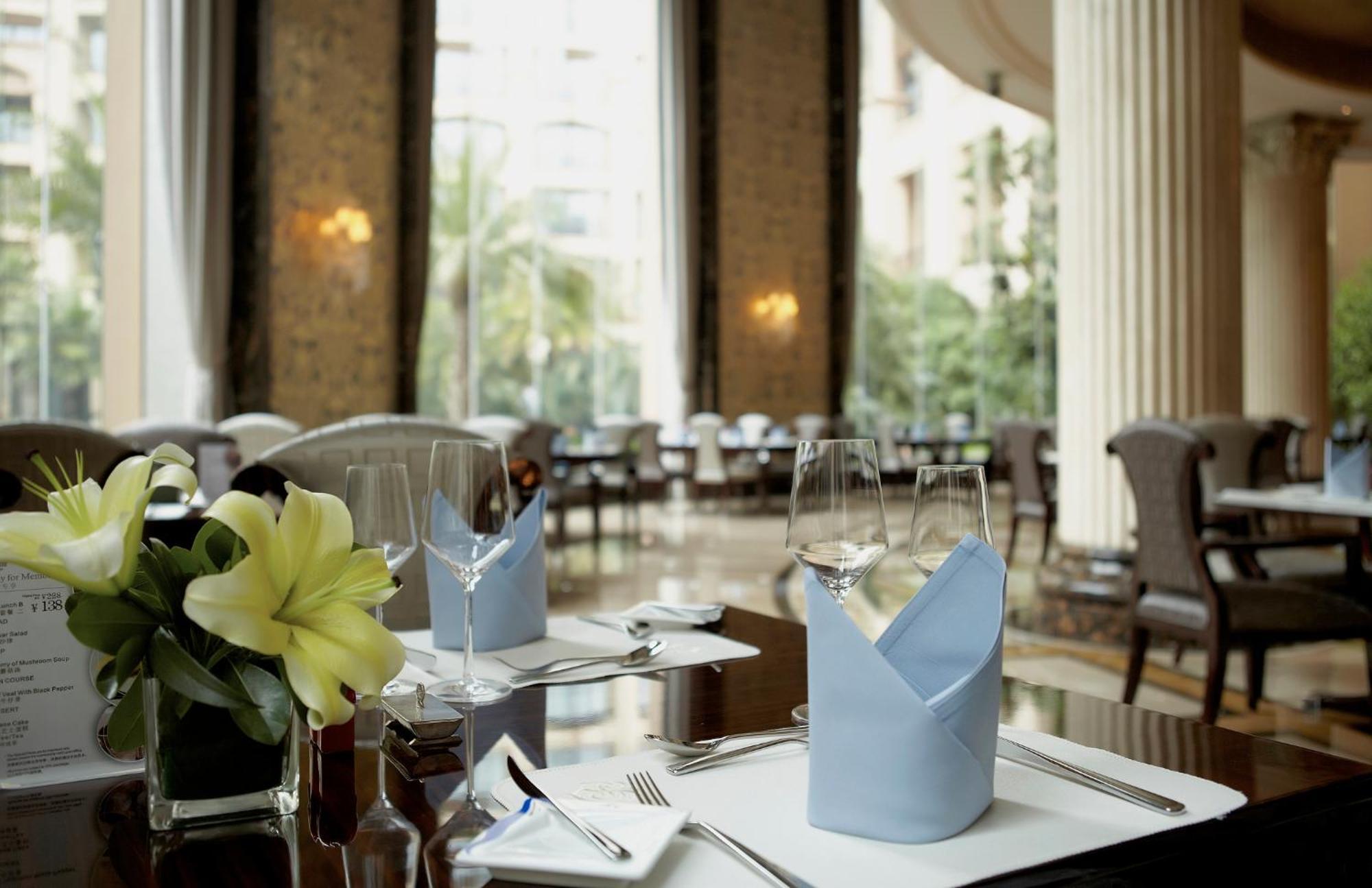 Chateau Star River Minhang Khách sạn 5*
