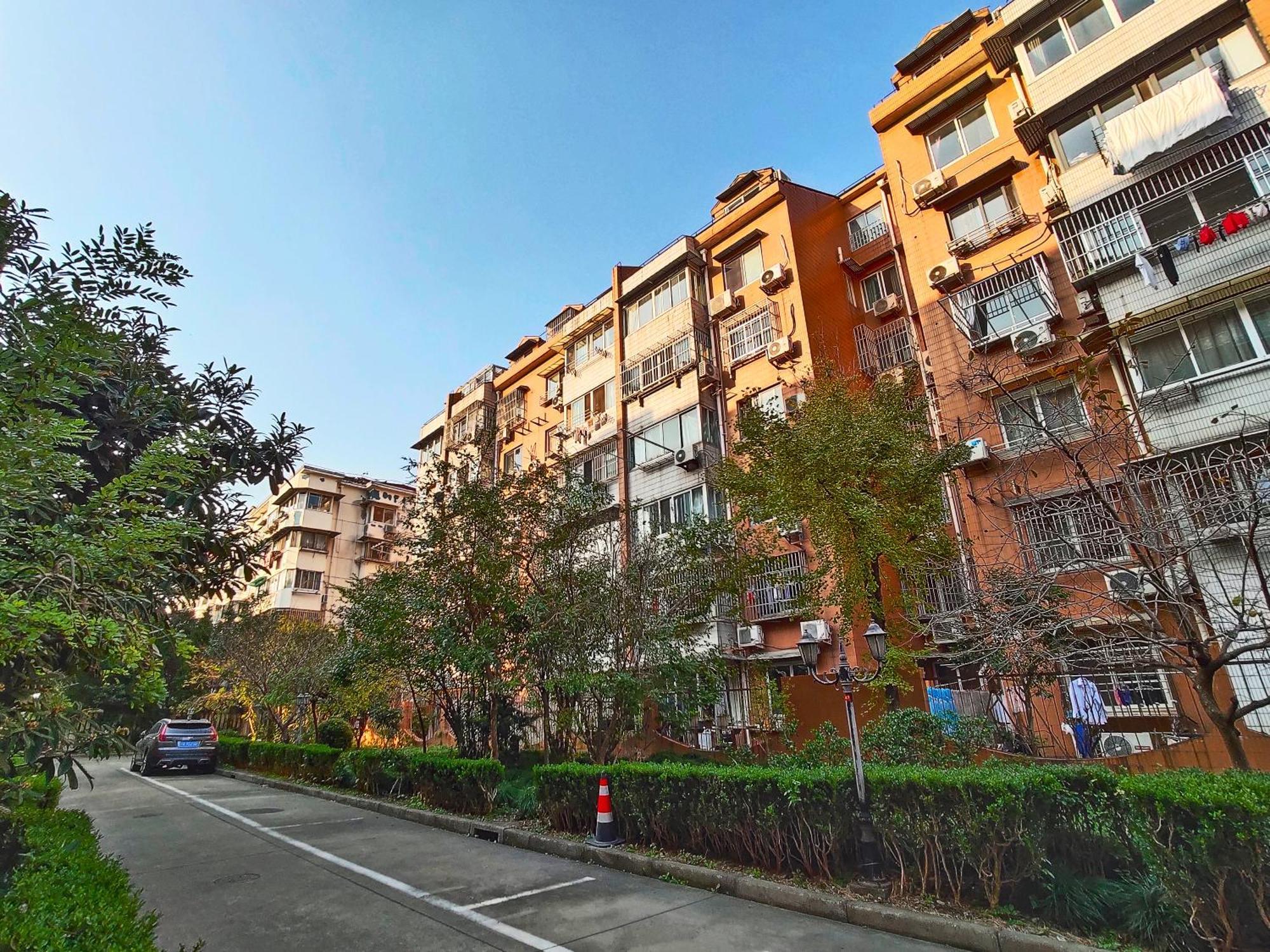 Hills&linghu's 3br Sniec-nearby Suite-line 2, Mudan Rd 89 * Shanghai