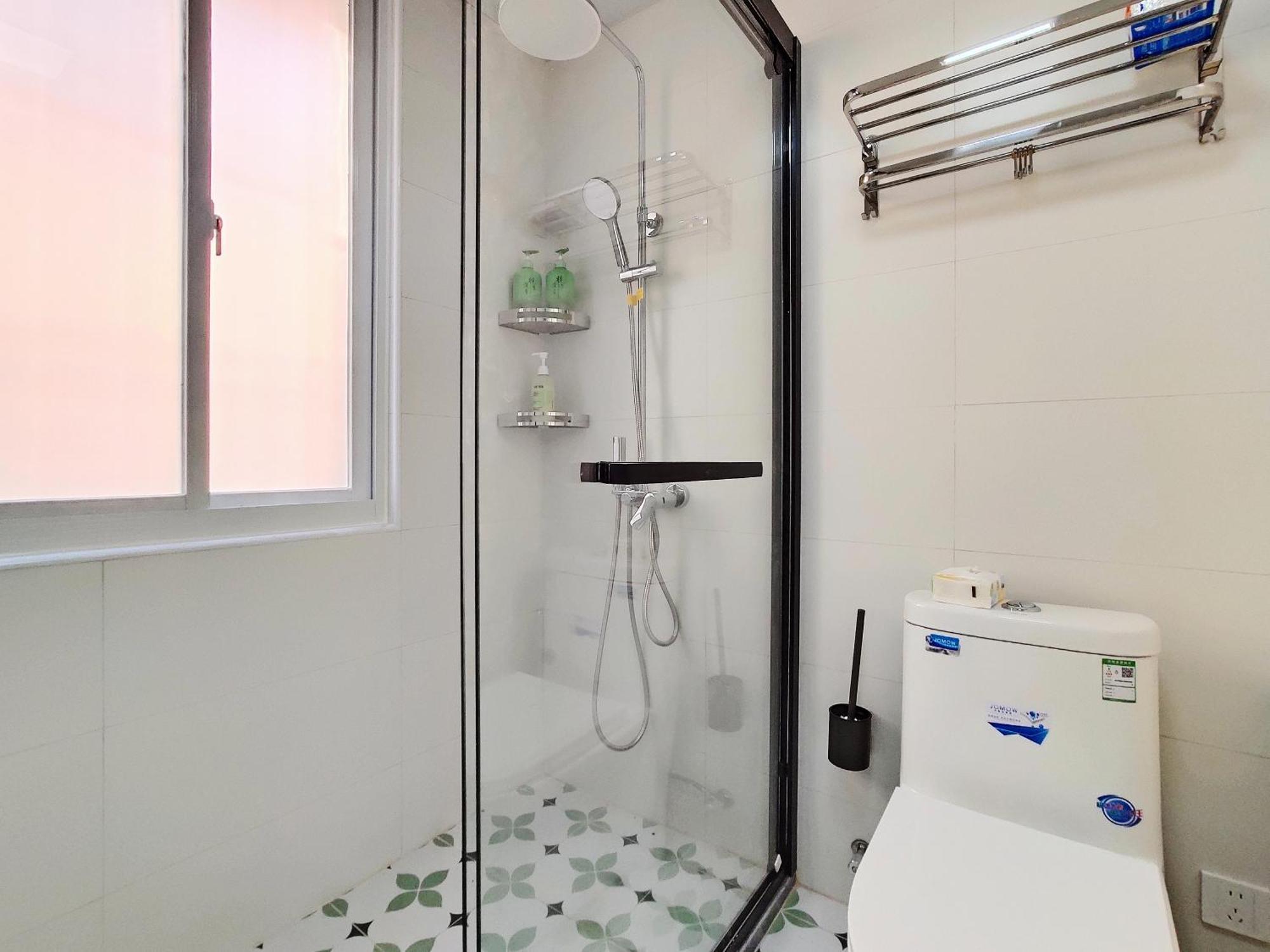 Hills&linghu's 3br Sniec-nearby Suite-line 2, Mudan Rd 89 Shanghai