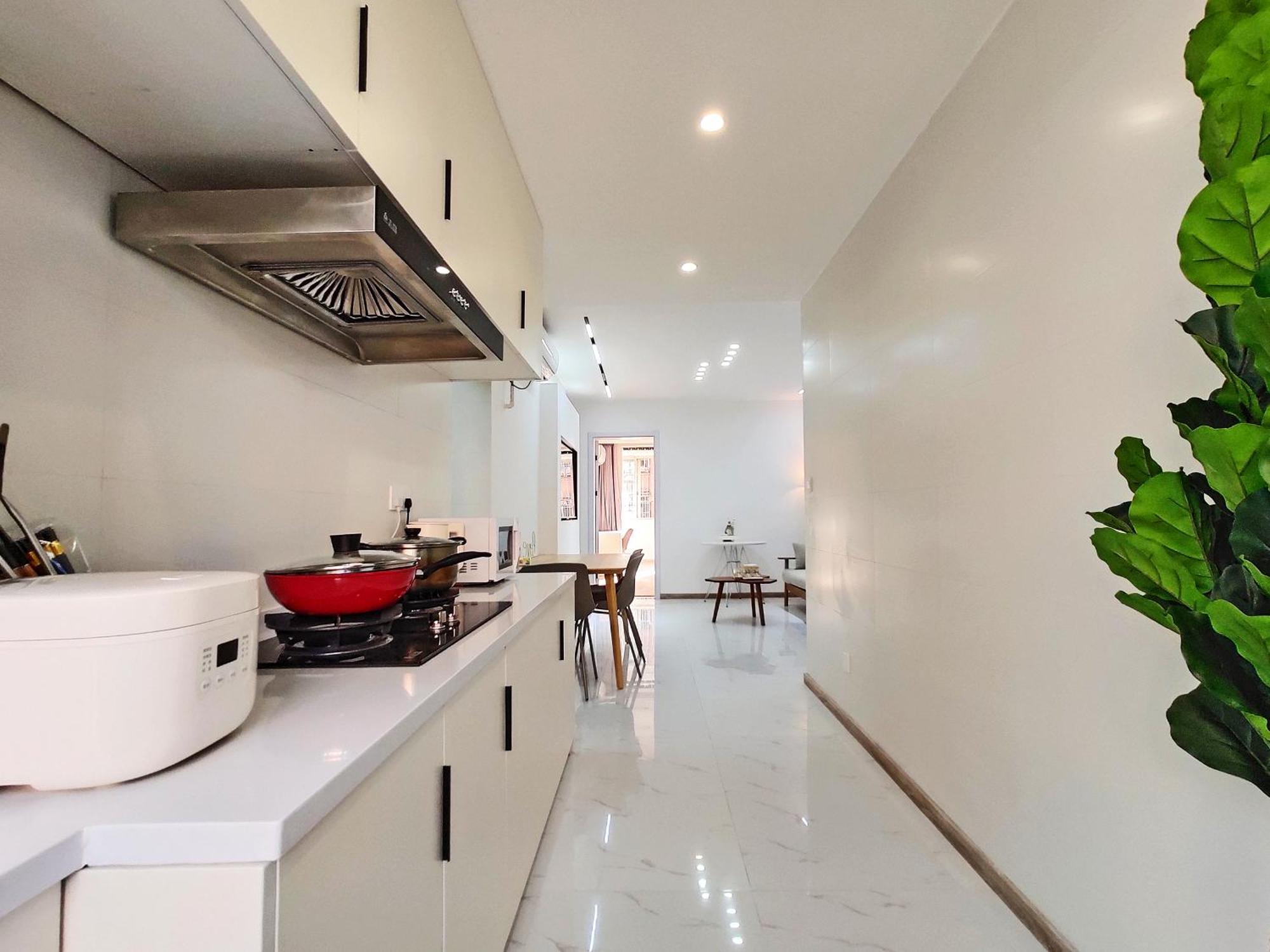 Hills&linghu's 3br Sniec-nearby Suite-line 2, Mudan Rd 89 * Shanghai