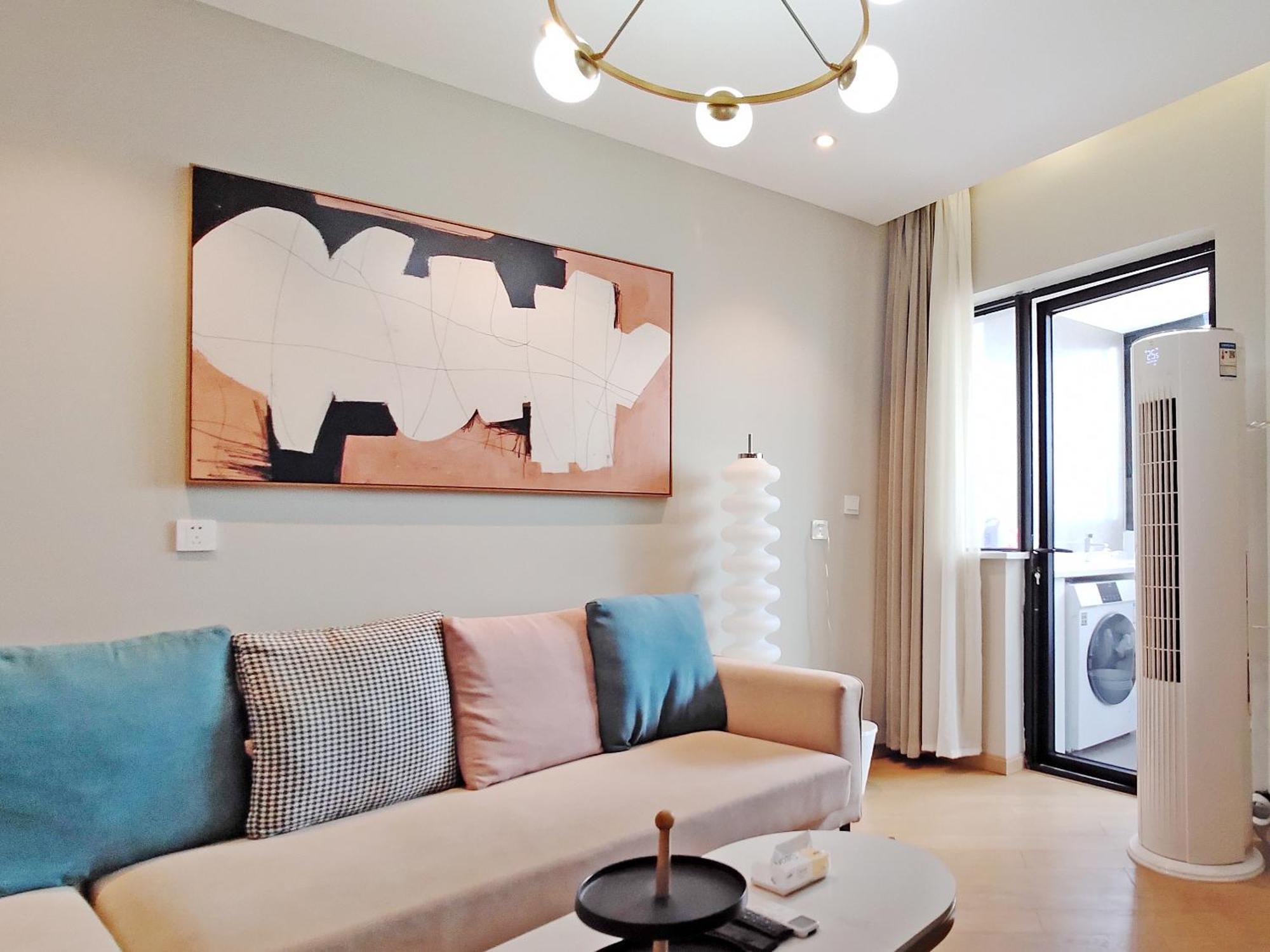 Hills&linghu's River - Side View Suite- Line 4, With Lujiazui Views, Close To Sniec *