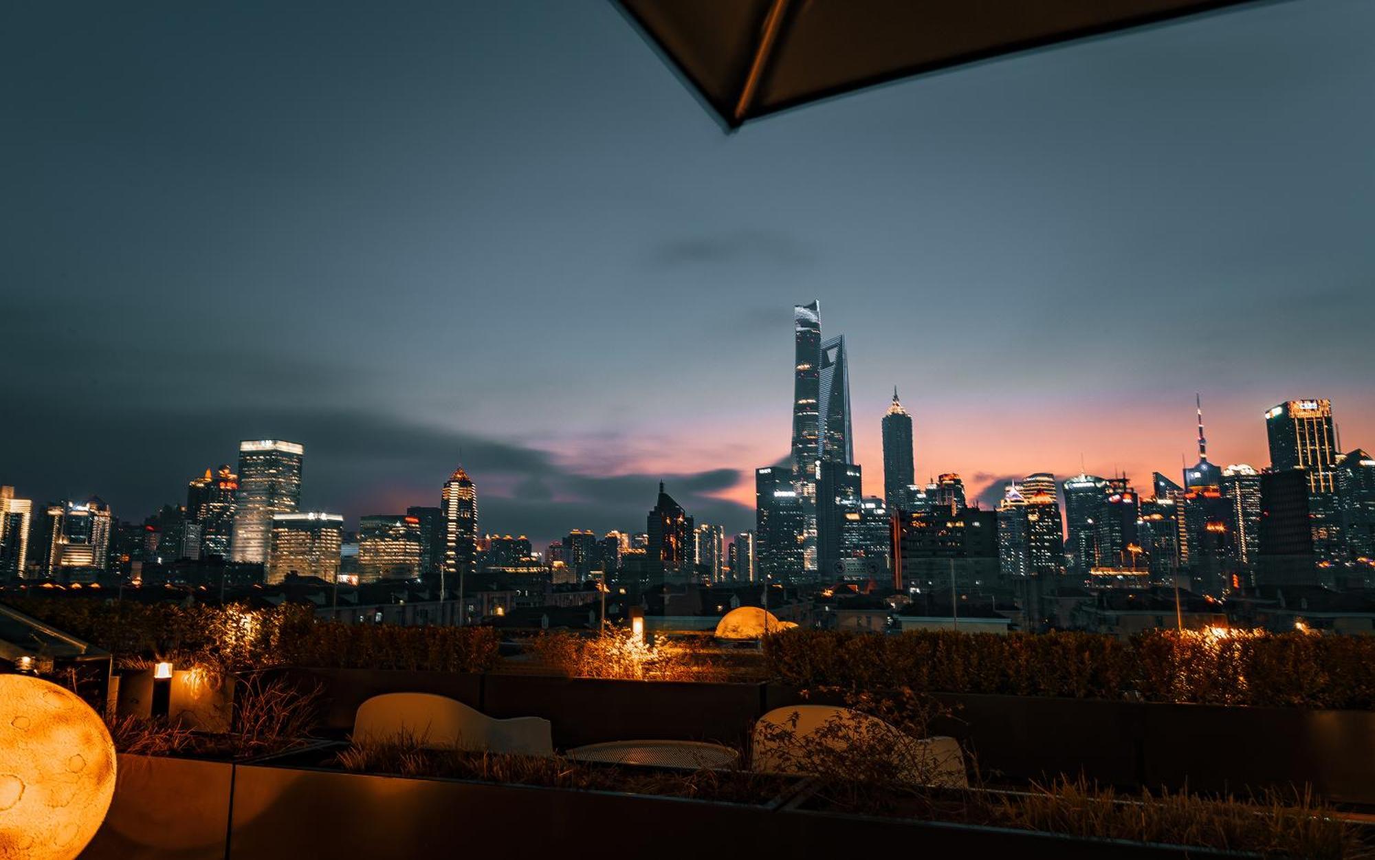 Hotel Novotel Atlantis - Breakfast In The Clouds With River View In The Revolving Restaurant & 24hours Free Self-laundry Shanghái