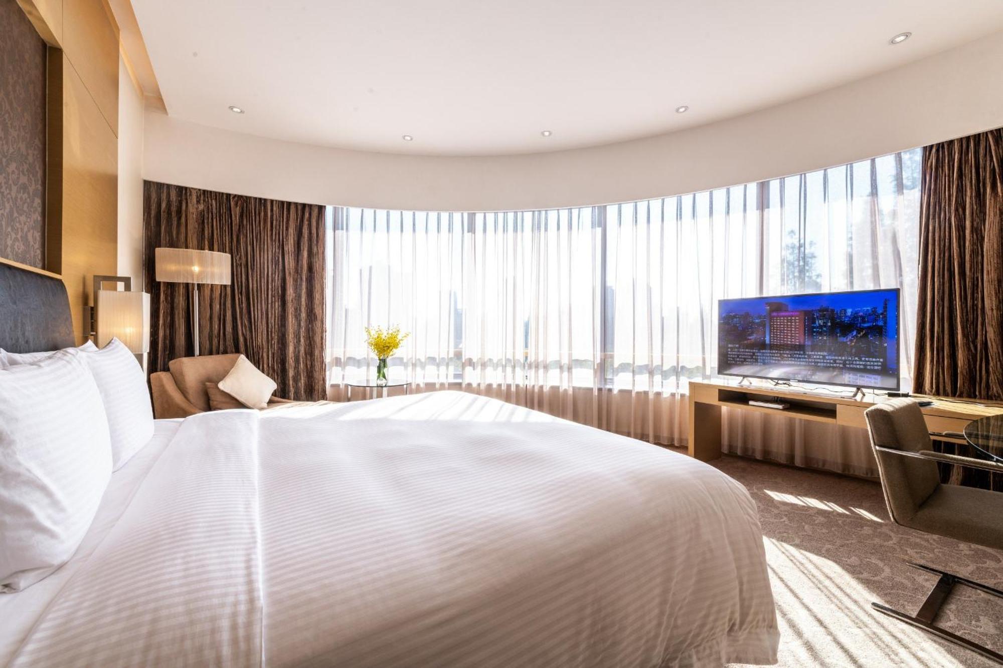 Crowne Plaza By Ihg Otel 5*
