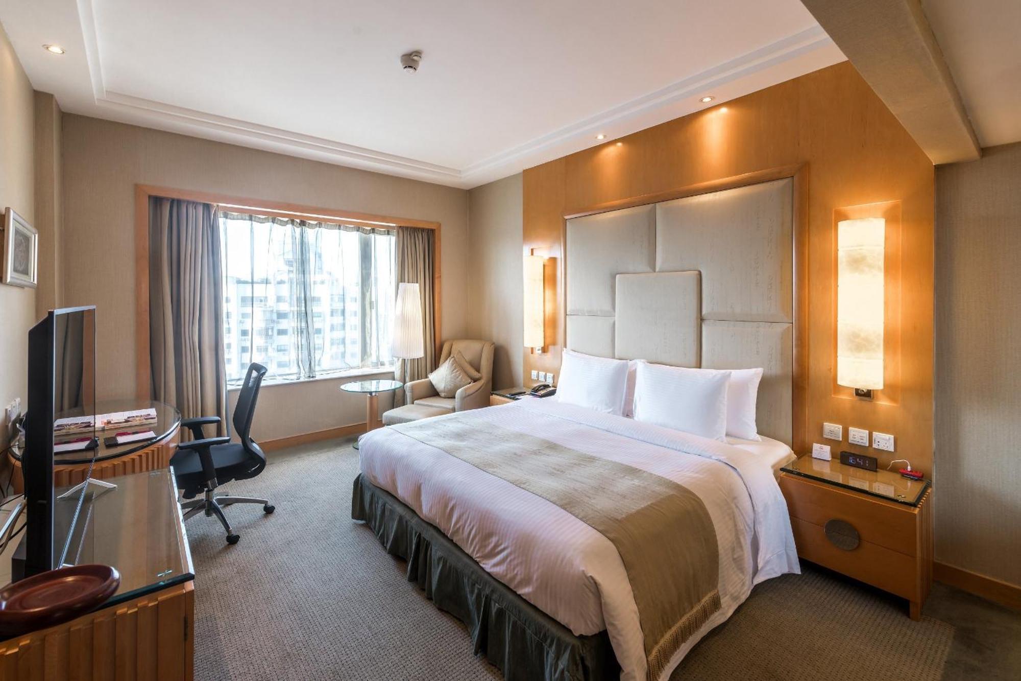 Crowne Plaza By Ihg Otel