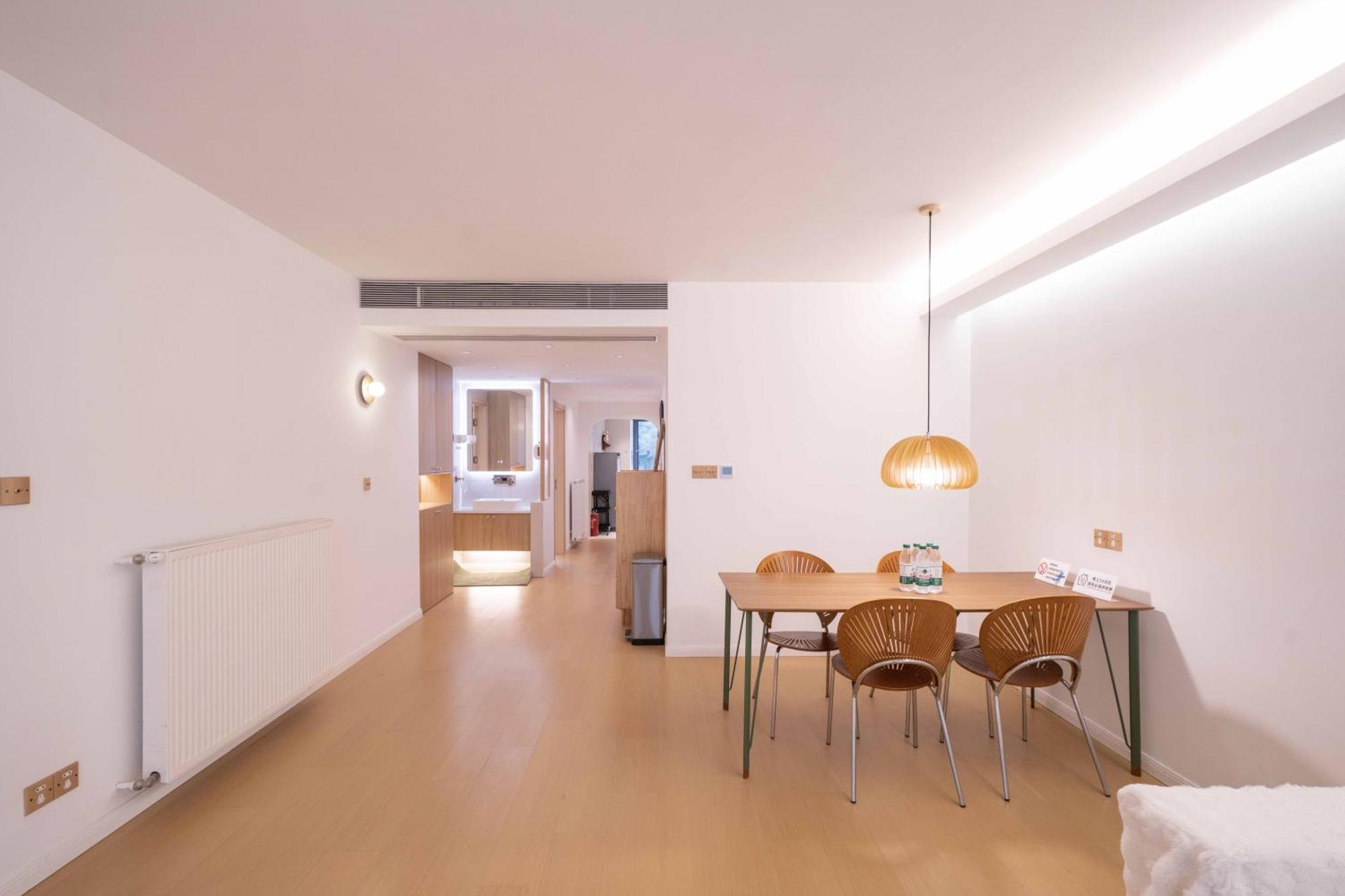 Book And Bed-lujiabang Apartment