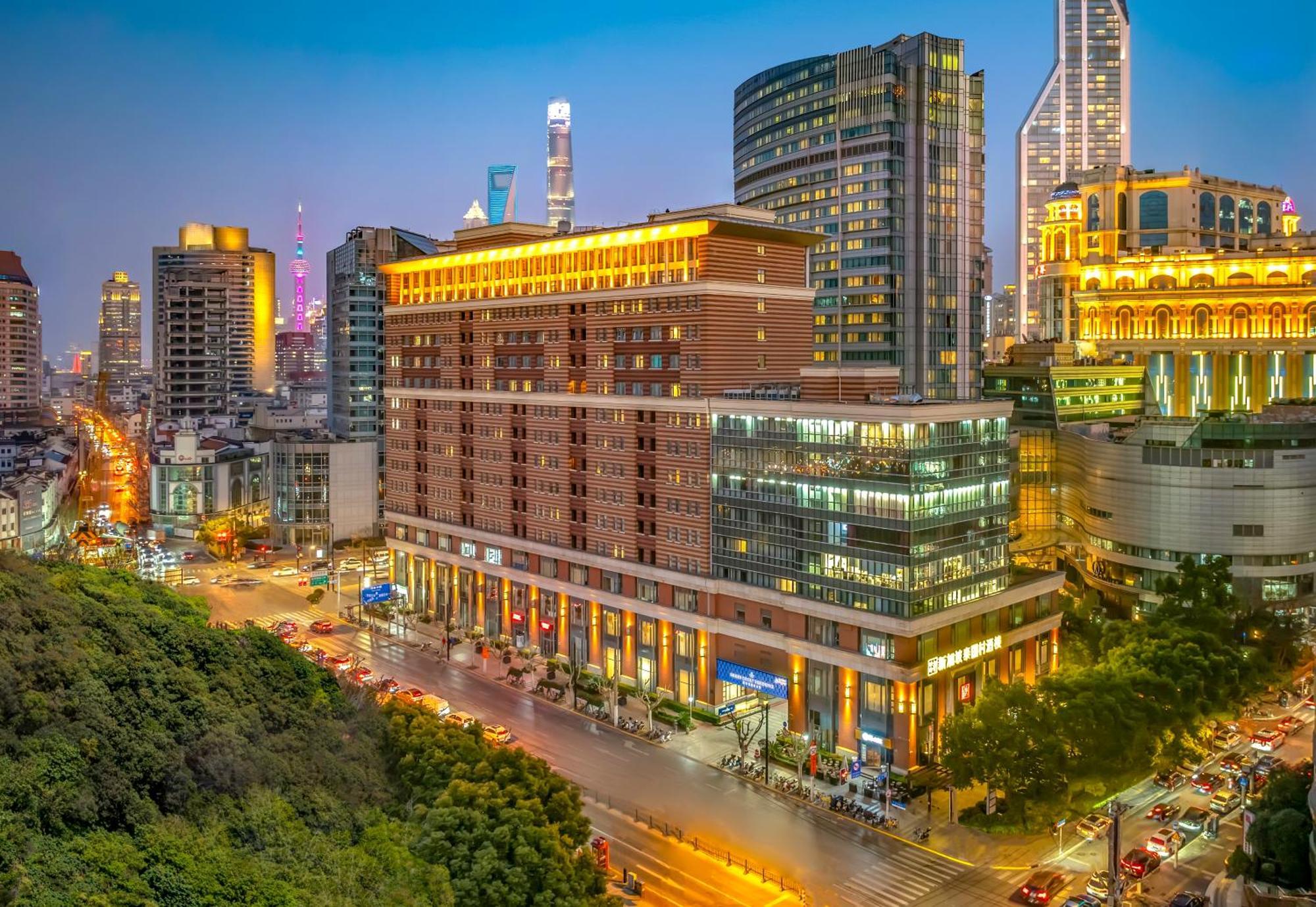 Aparthotel Green Court City Center, 4*