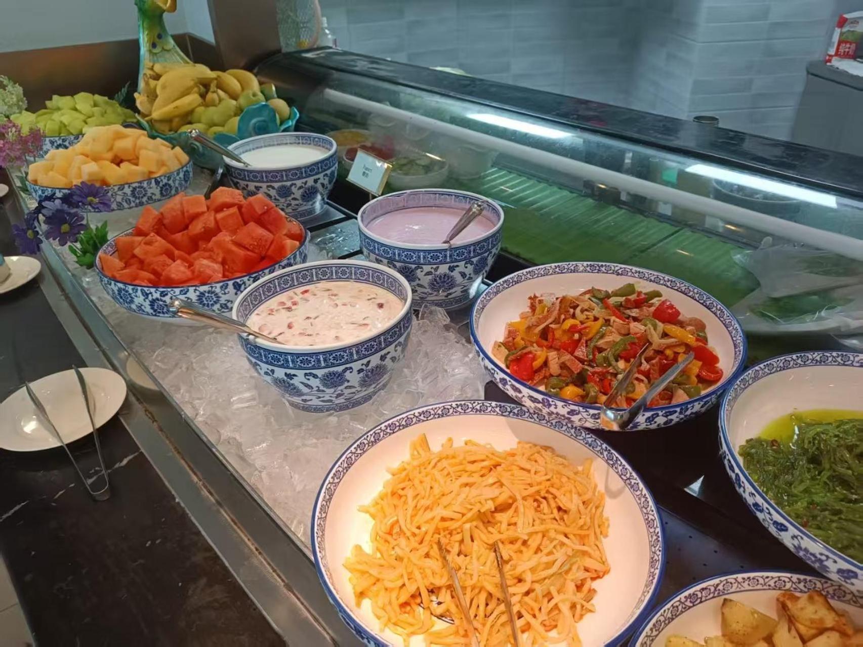 Novotel Atlantis - Breakfast In The Clouds With River View In The Revolving Restaurant & 24hours Free Self-laundry Hotel Shanghái