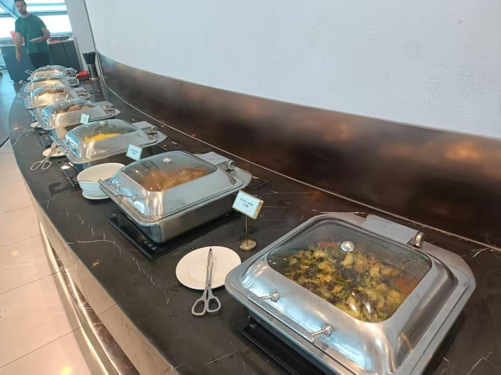 Novotel Atlantis - Breakfast In The Clouds With River View In The Revolving Restaurant & 24hours Free Self-laundry