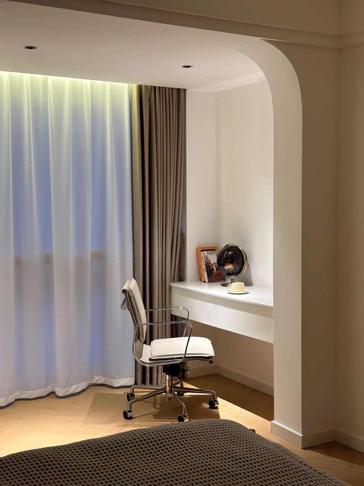 Apartment Ehub - Modern Rare 4-bedroom Apt, 50m From Subway Shanghai