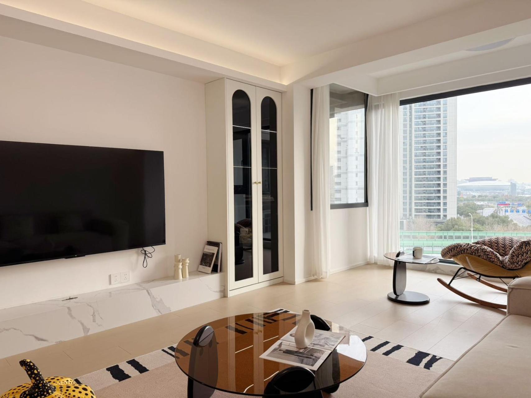 Apartment Ehub - Modern Rare 4-bedroom Apt, 50m From Subway