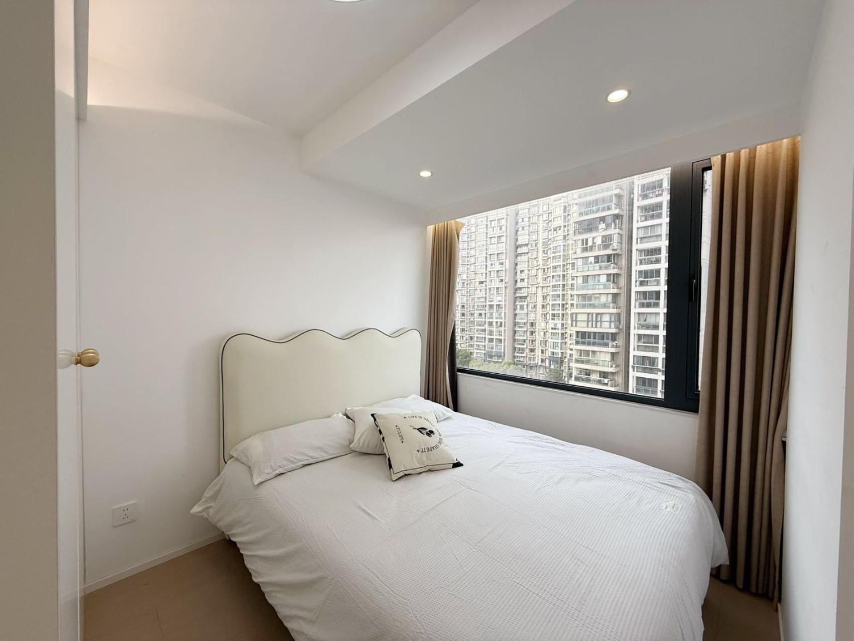 Apartment Ehub - Modern Rare 4-bedroom Apt, 50m From Subway Shanghai