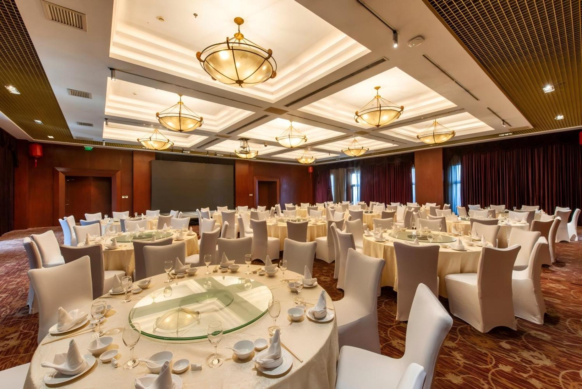 Baixia Pagoda Hotel 5*