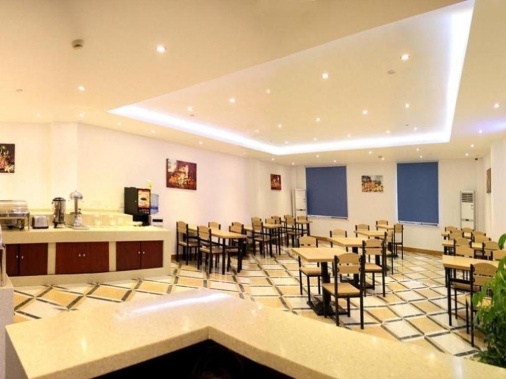 Khách sạn Greentree Kangqiao Industrial Zone Jinxiu Road Business 3*