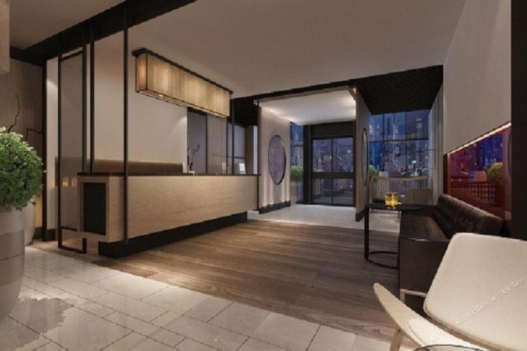 Yitel Hongqiao Caohejing Hongmei Road Metro Station Hotel 4*
