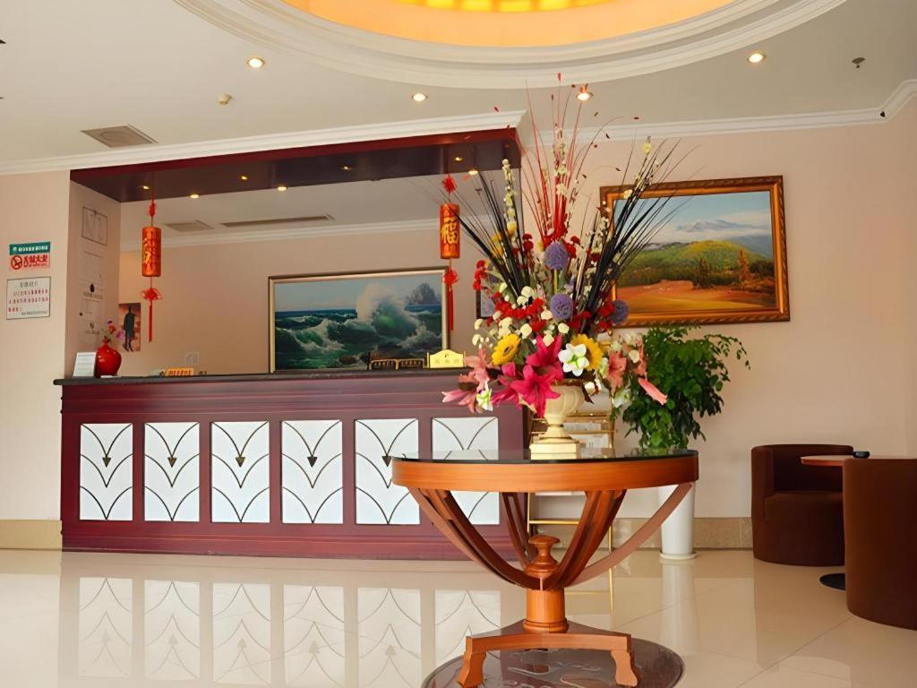 Greentree Xupu Bridge Hotel