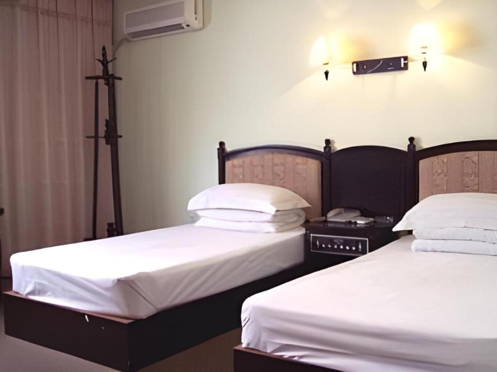 Hotel Jitai Yangpu Benxi Hospital Branch Shanghai