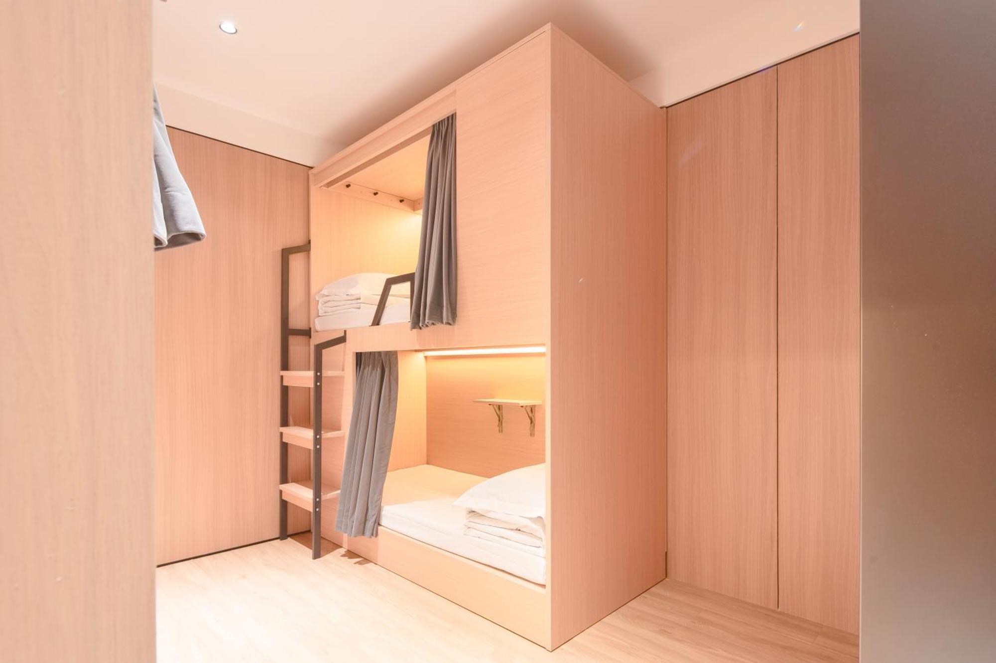 Dayin Garden -near People's Square & Nanjing Road-large Social Area -bar -cafe -gym -free Laundry Luggage Storage -24h Front Desk-english Service 3*