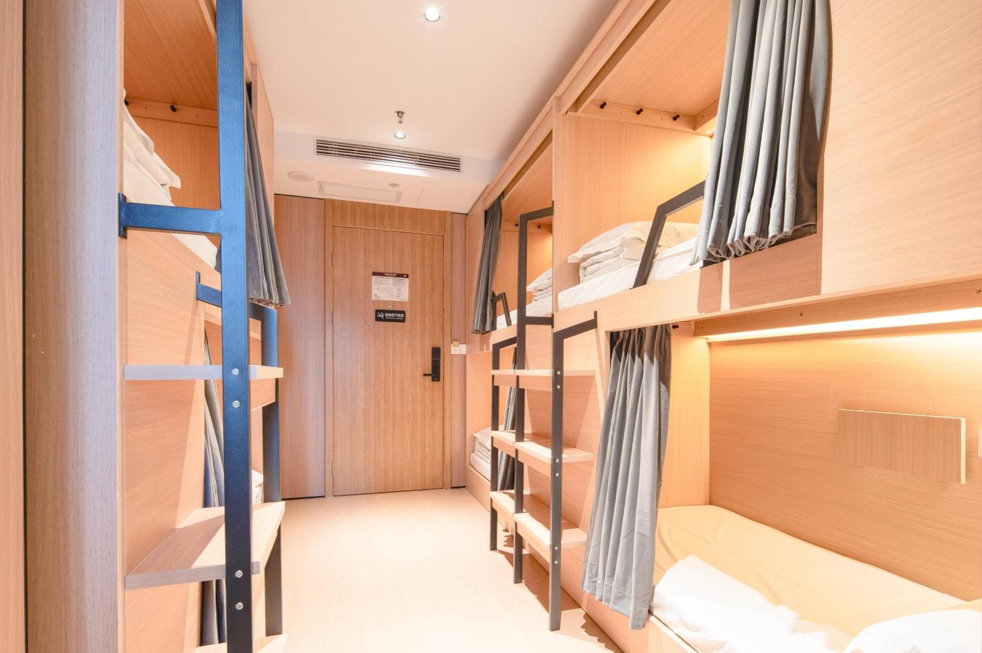 Otel Dayin Garden -near People's Square & Nanjing Road-large Social Area -bar -cafe -gym -free Laundry Luggage Storage -24h Front Desk-english Service 3*