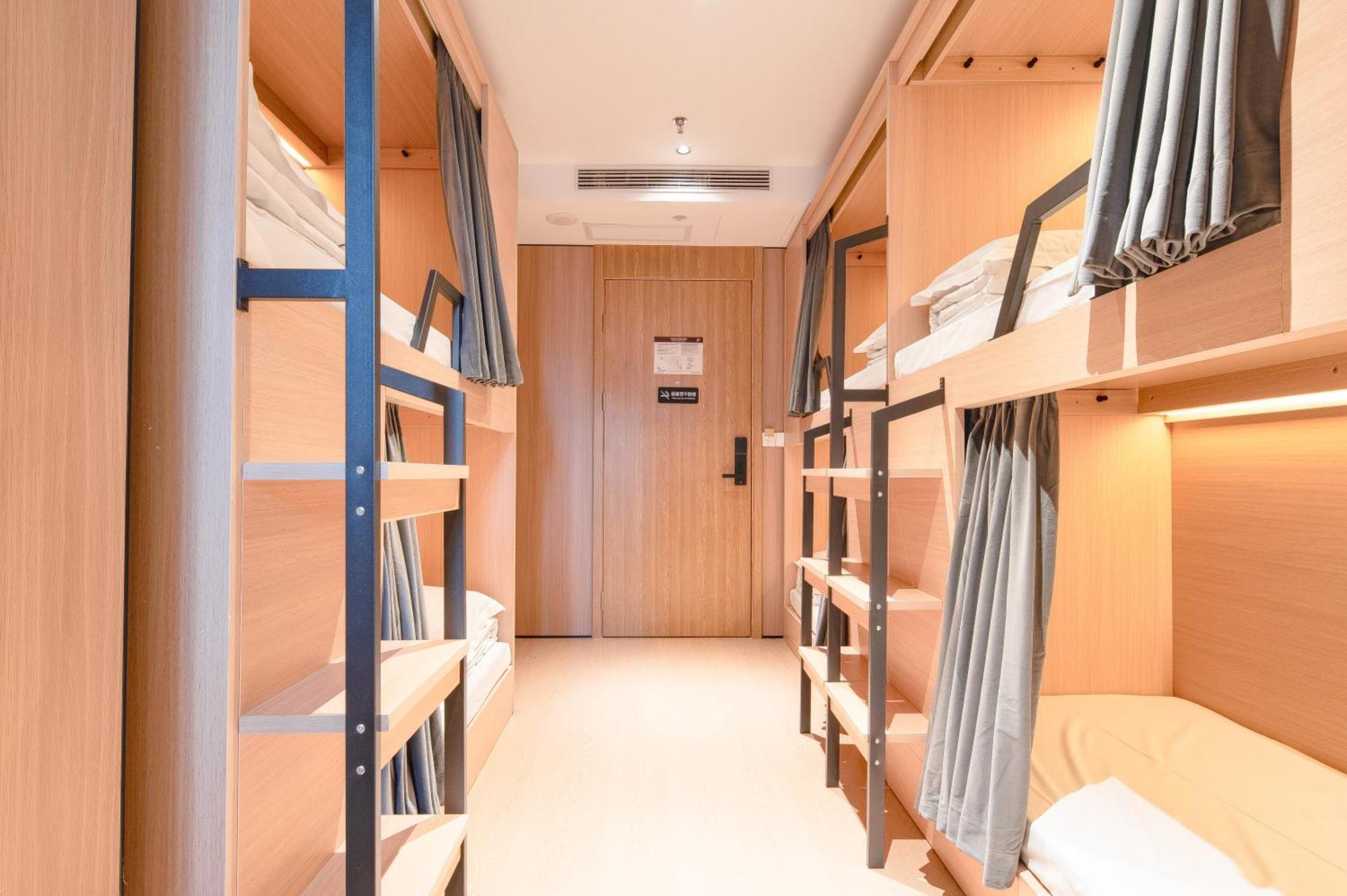 Otel Dayin Garden -near People's Square & Nanjing Road-large Social Area -bar -cafe -gym -free Laundry Luggage Storage -24h Front Desk-english Service 3*