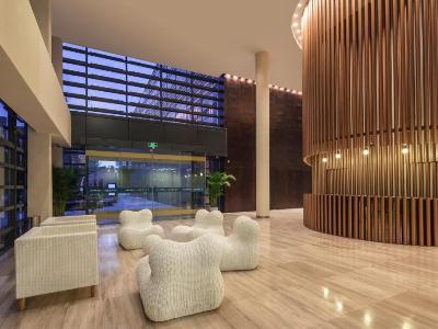 Court Premier Jinqiao Aparthotel