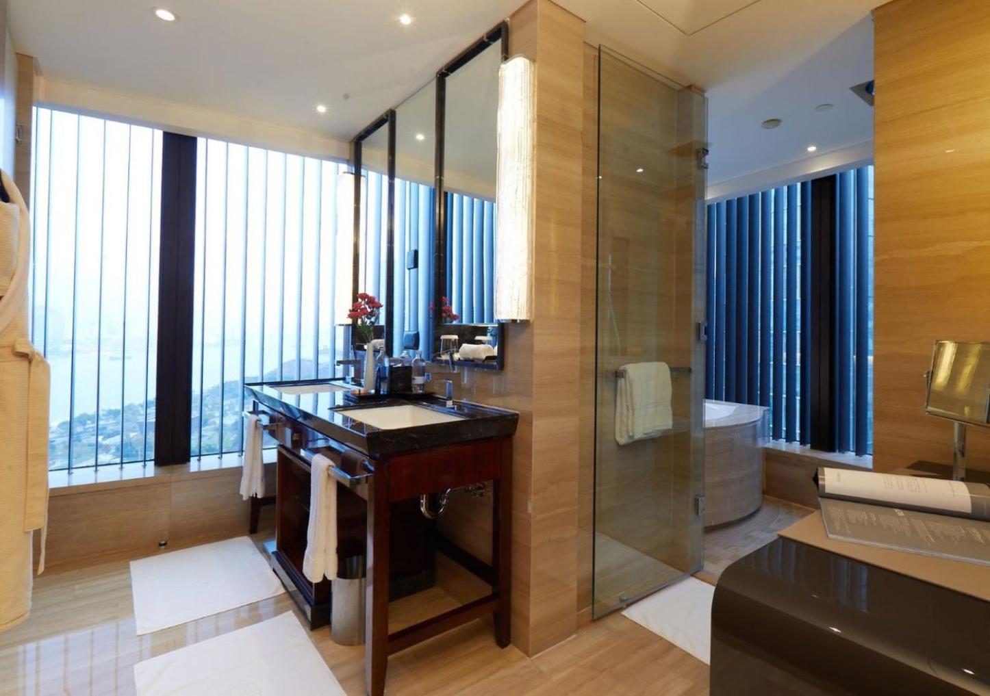 Mandarin Oriental Pudong, Hotel 5*
