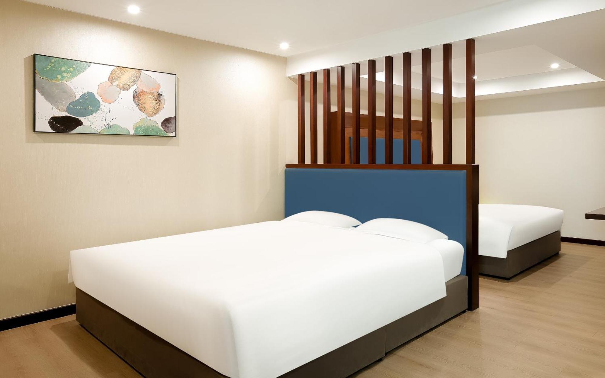 Novotel Atlantis - Breakfast In The Clouds With River View In The Revolving Restaurant & 24hours Free Self-laundry 4*