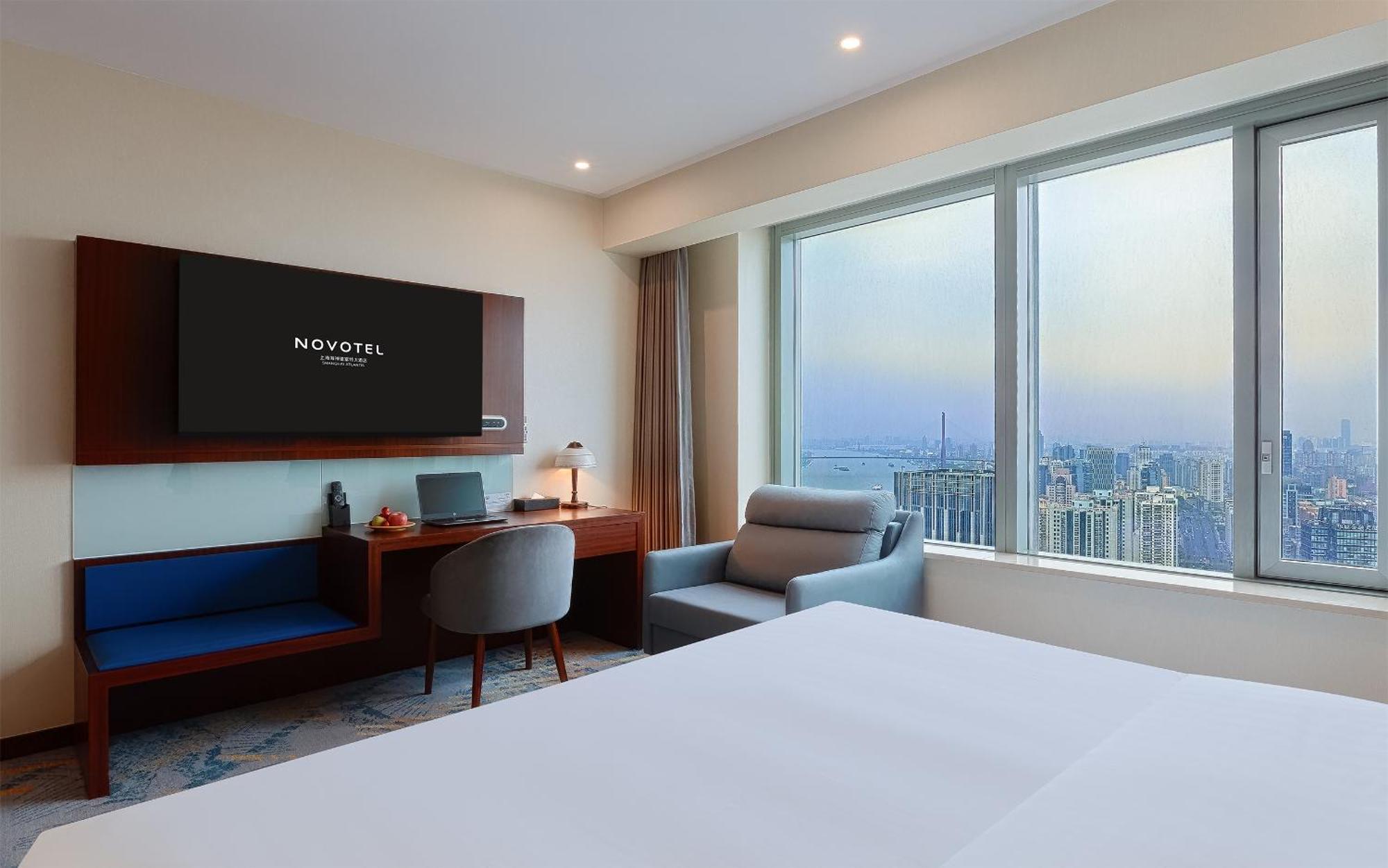 Novotel Atlantis - Breakfast In The Clouds With River View In The Revolving Restaurant & 24hours Free Self-laundry Hotel 4*