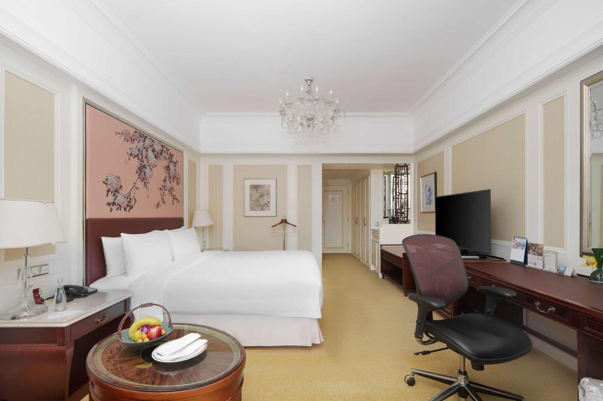Pudong Shangri-la, 5*