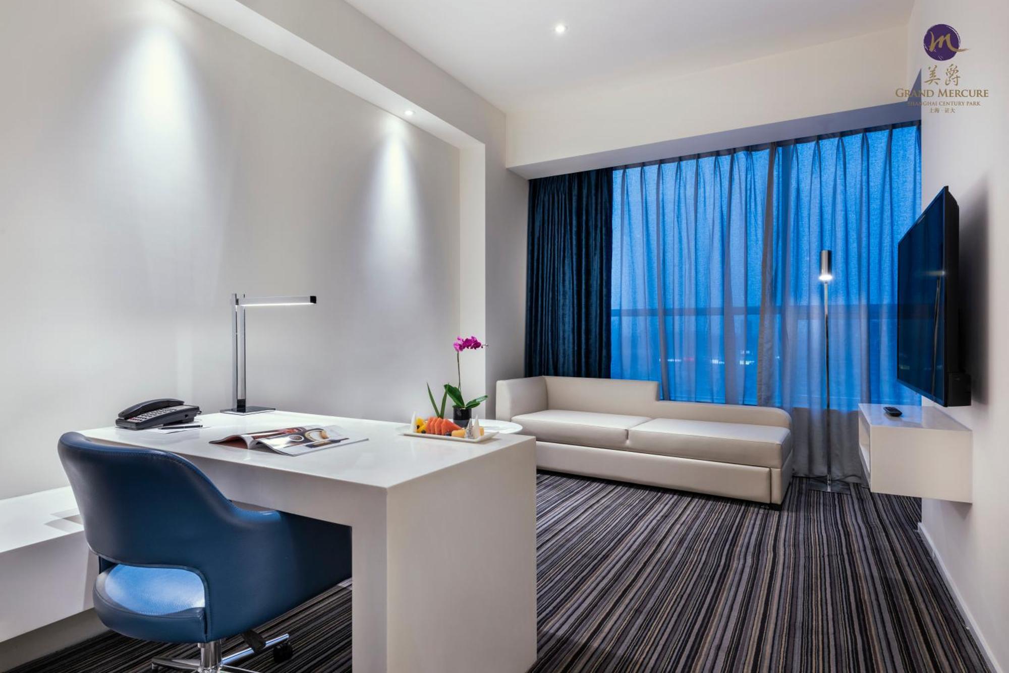 Grand Mercure Century Park 5*