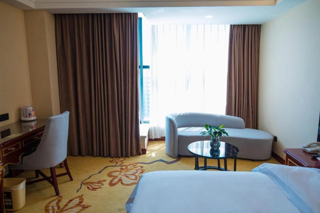 Vienna International Hongqiao Expo Center Caohejing 4*