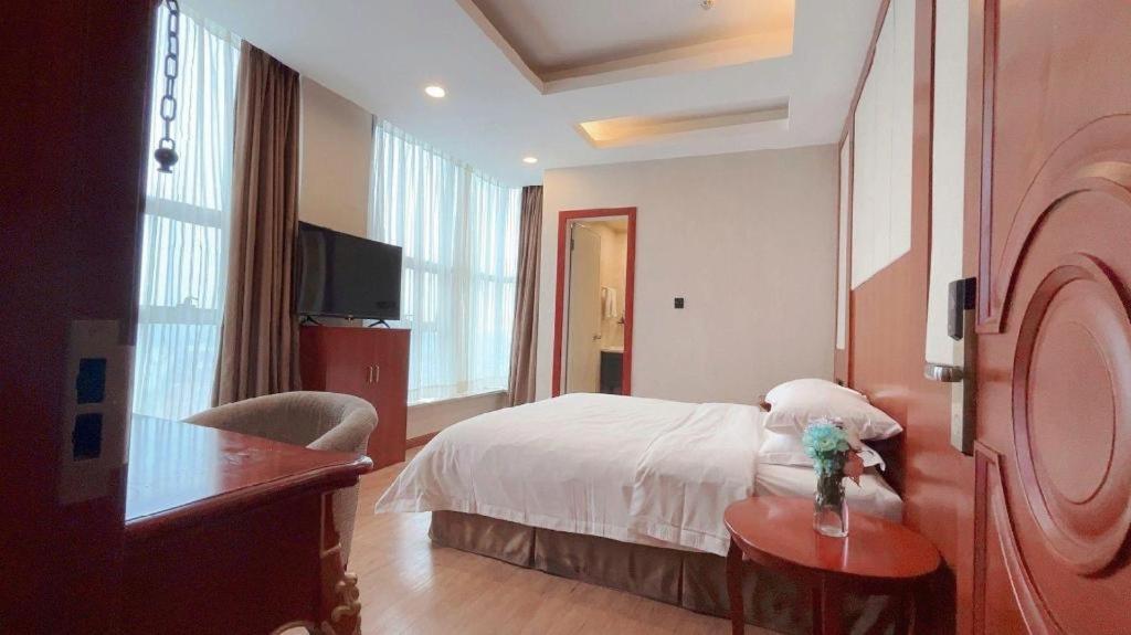 Vienna International Hongqiao Expo Center Caohejing Hotel 4*