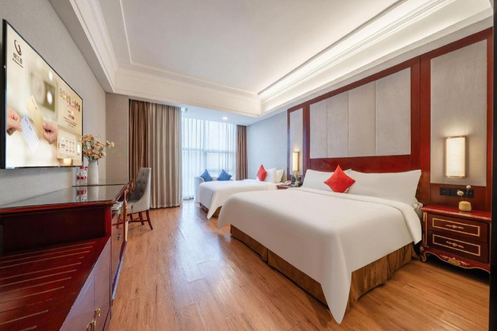 Hotel Vienna International Hongqiao Expo Center Caohejing 4*