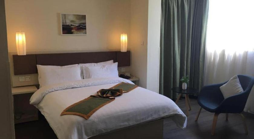 Plus New International Expo Center Yushan Road Yuanshen Sports 3* Shanghai
