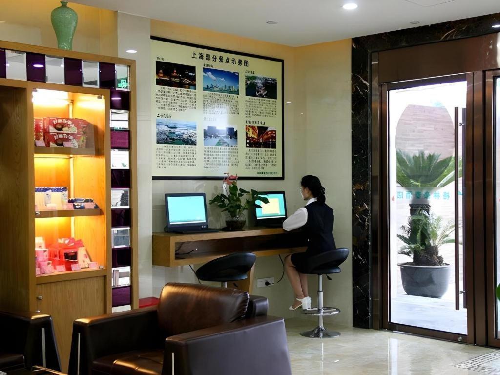 Khách sạn Greentree Kangqiao Industrial Zone Jinxiu Road Business 3*