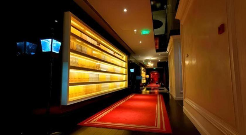 Jinjiang Metropolo Classiq Off Bund Hotel 4*