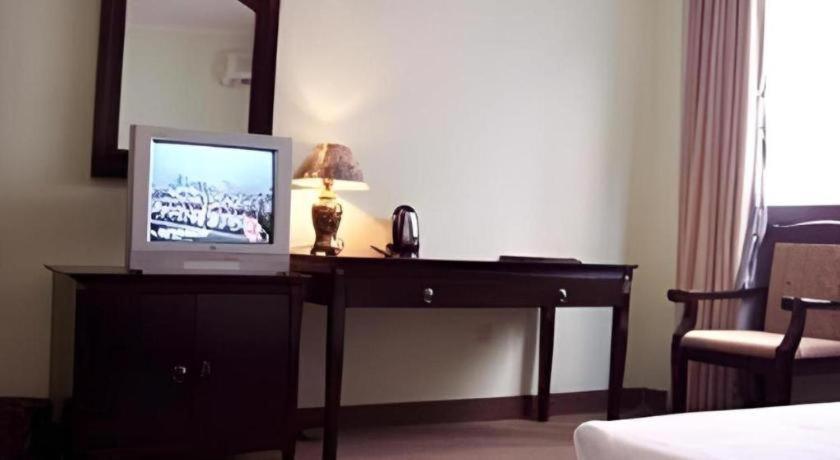 Hotel Jitai Yangpu Benxi Hospital Branch 2*