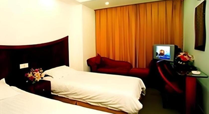 Jinjiang Select Nanjing Road Pedestrian Street 3*